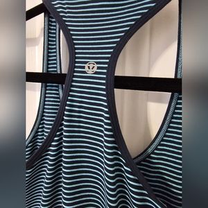 Lululemon racer back size 6.